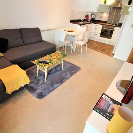 Racecourse Serviced Apartments Chester Bagian luar foto