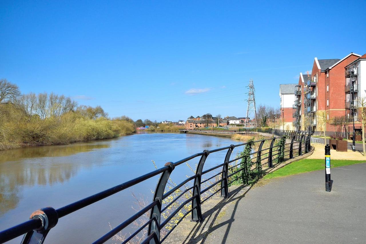Racecourse Serviced Apartments Chester Bagian luar foto