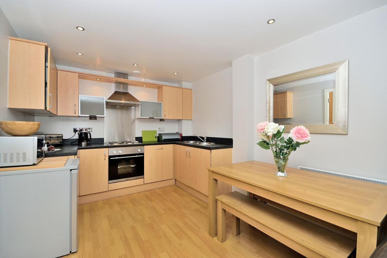 Racecourse Serviced Apartments Chester Bagian luar foto