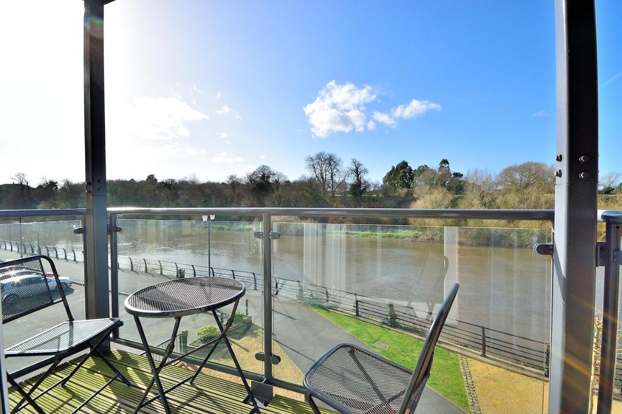 Racecourse Serviced Apartments Chester Bagian luar foto