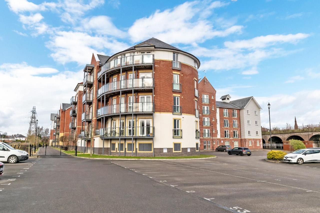 Racecourse Serviced Apartments Chester Bagian luar foto