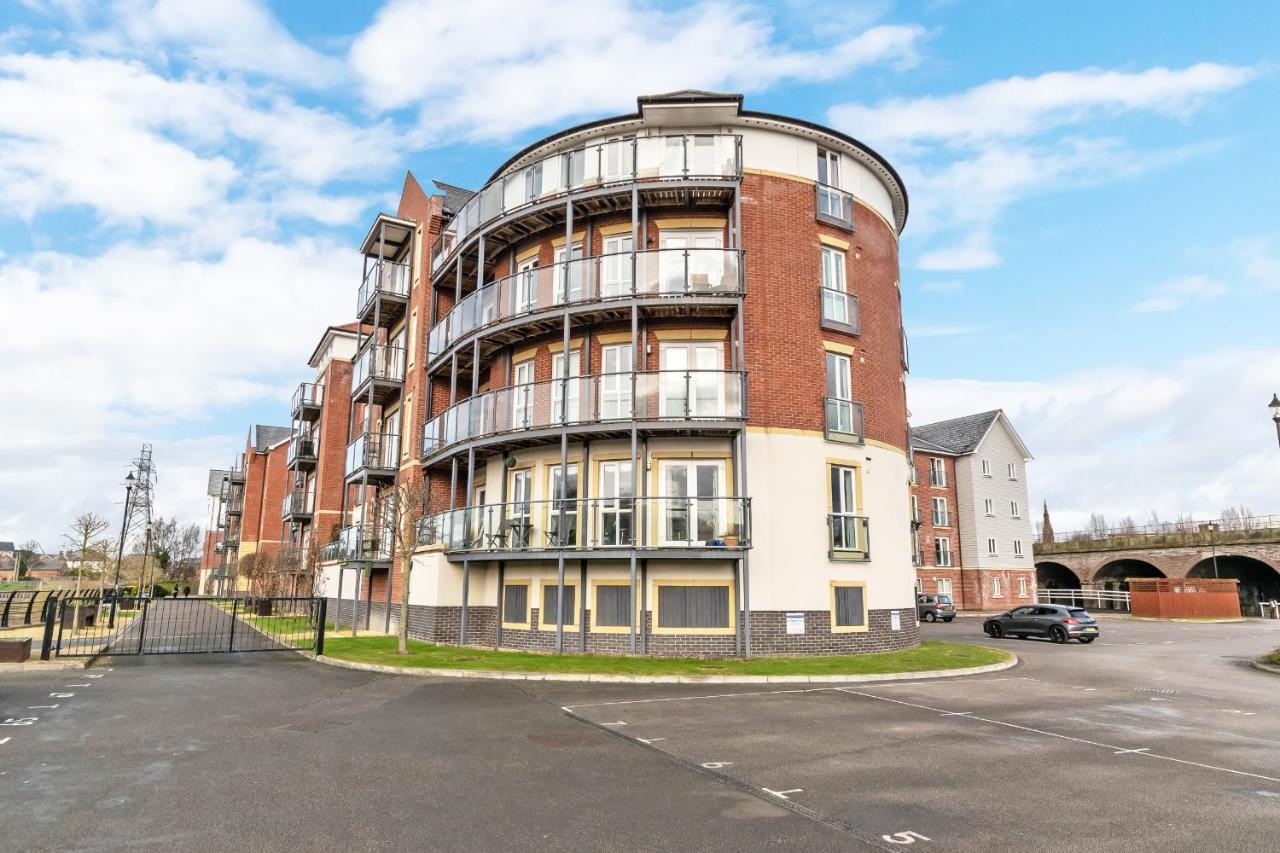 Racecourse Serviced Apartments Chester Bagian luar foto