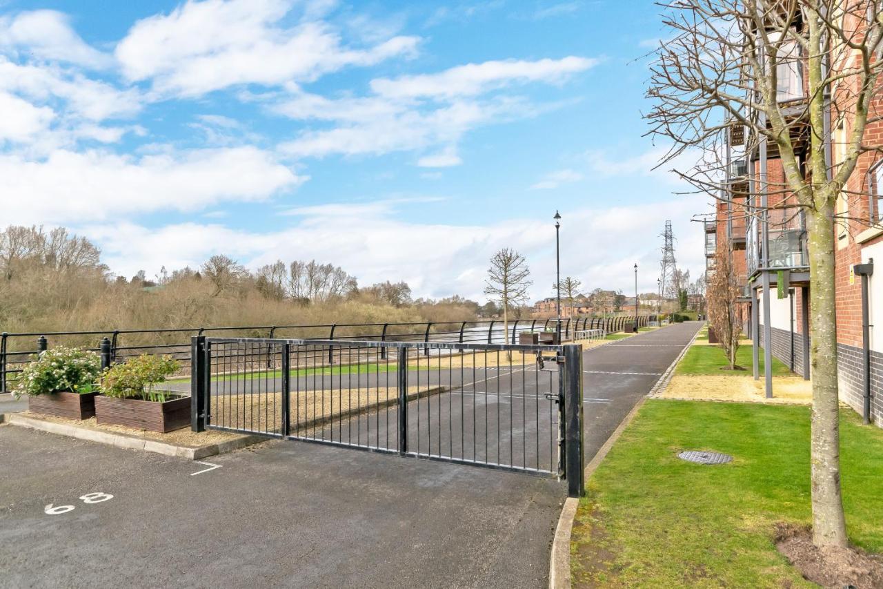 Racecourse Serviced Apartments Chester Bagian luar foto