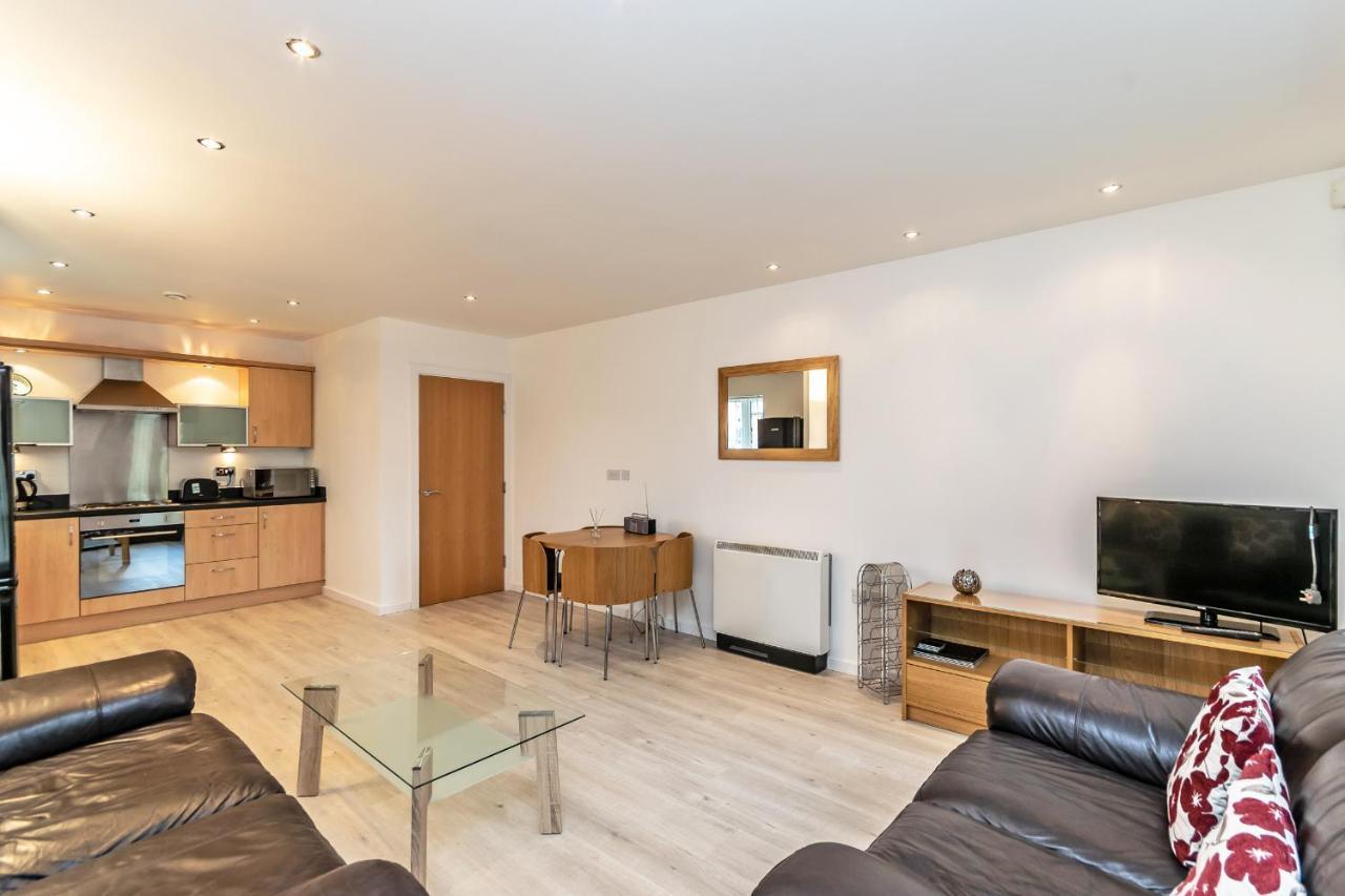 Racecourse Serviced Apartments Chester Bagian luar foto
