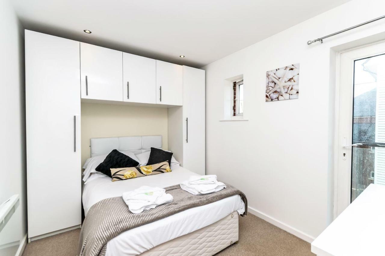 Racecourse Serviced Apartments Chester Bagian luar foto