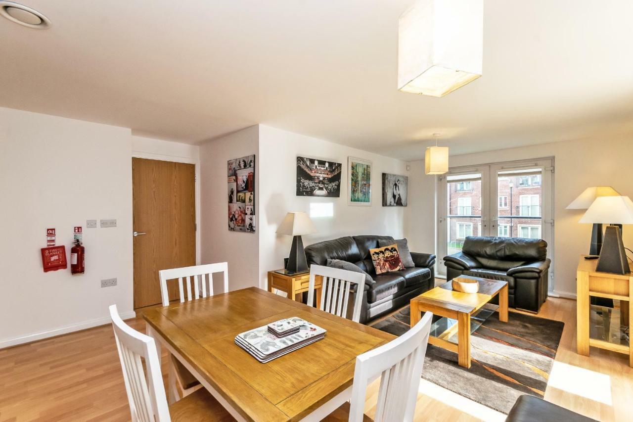 Racecourse Serviced Apartments Chester Bagian luar foto