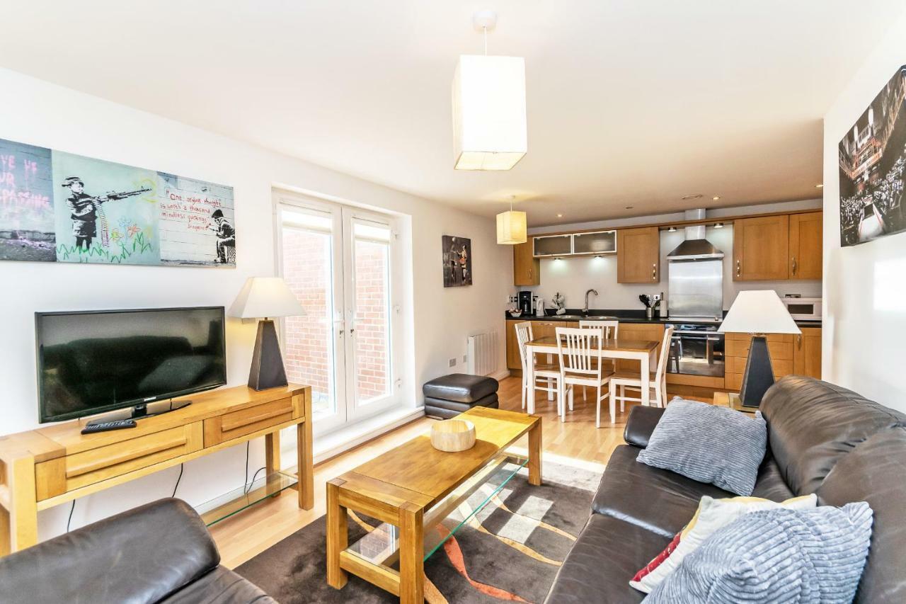 Racecourse Serviced Apartments Chester Bagian luar foto