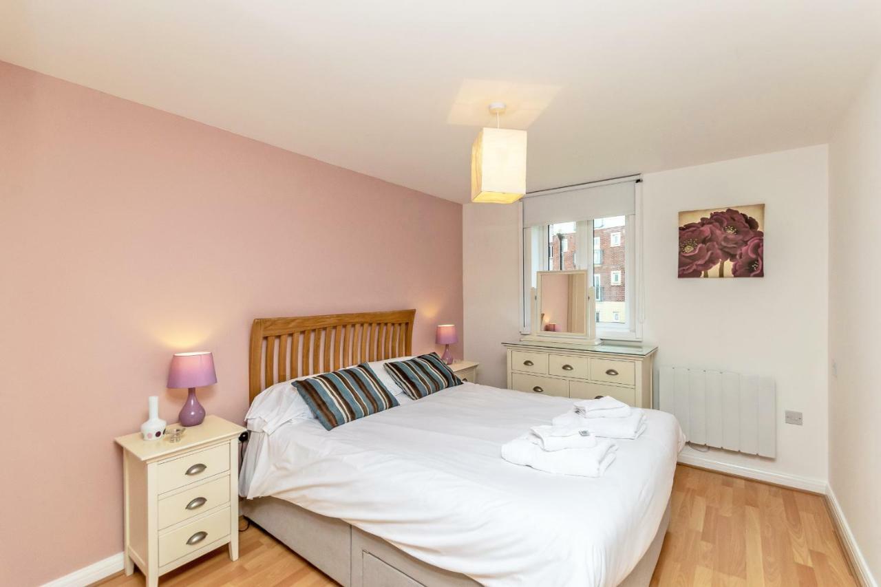Racecourse Serviced Apartments Chester Bagian luar foto