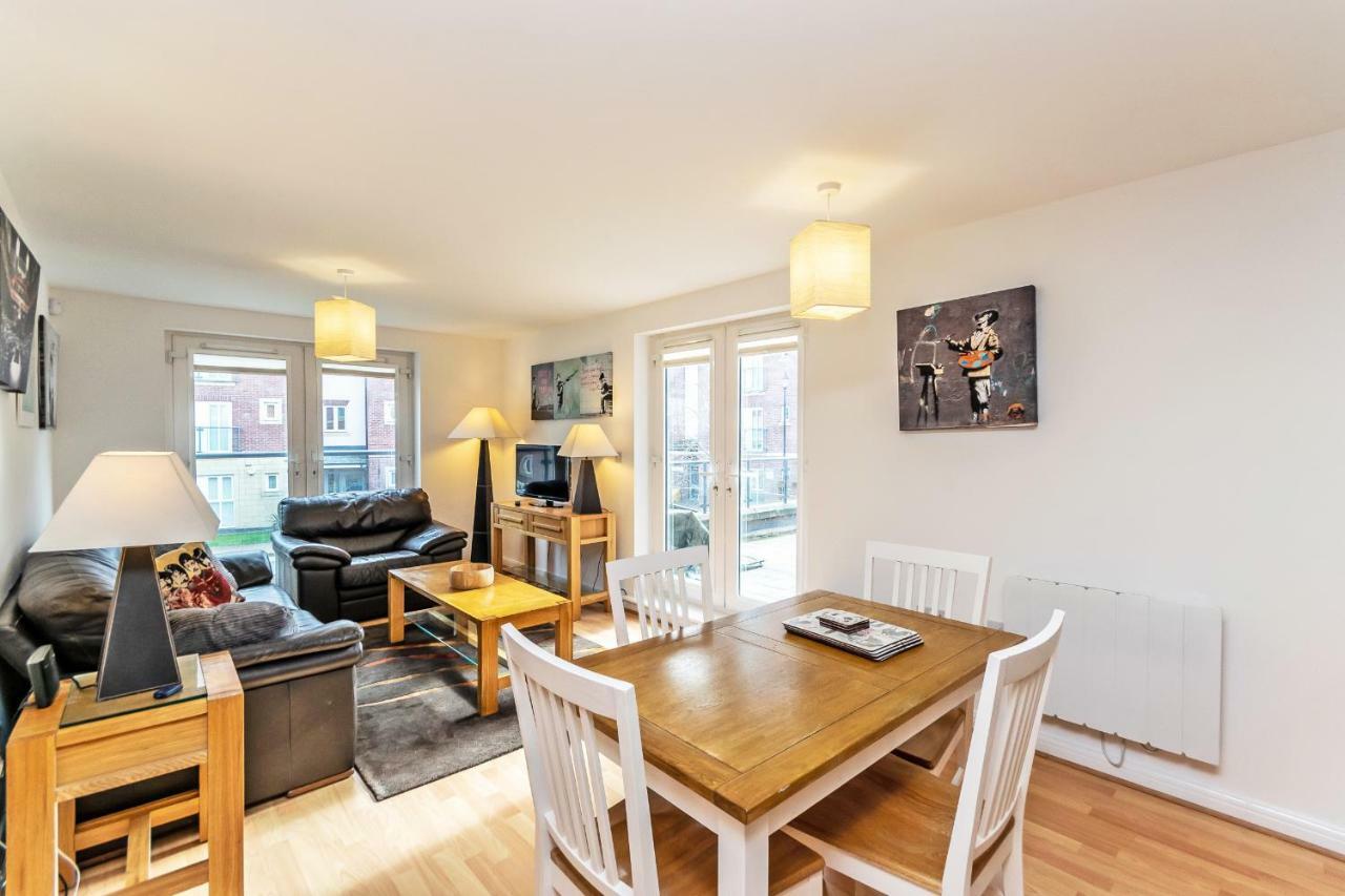 Racecourse Serviced Apartments Chester Bagian luar foto