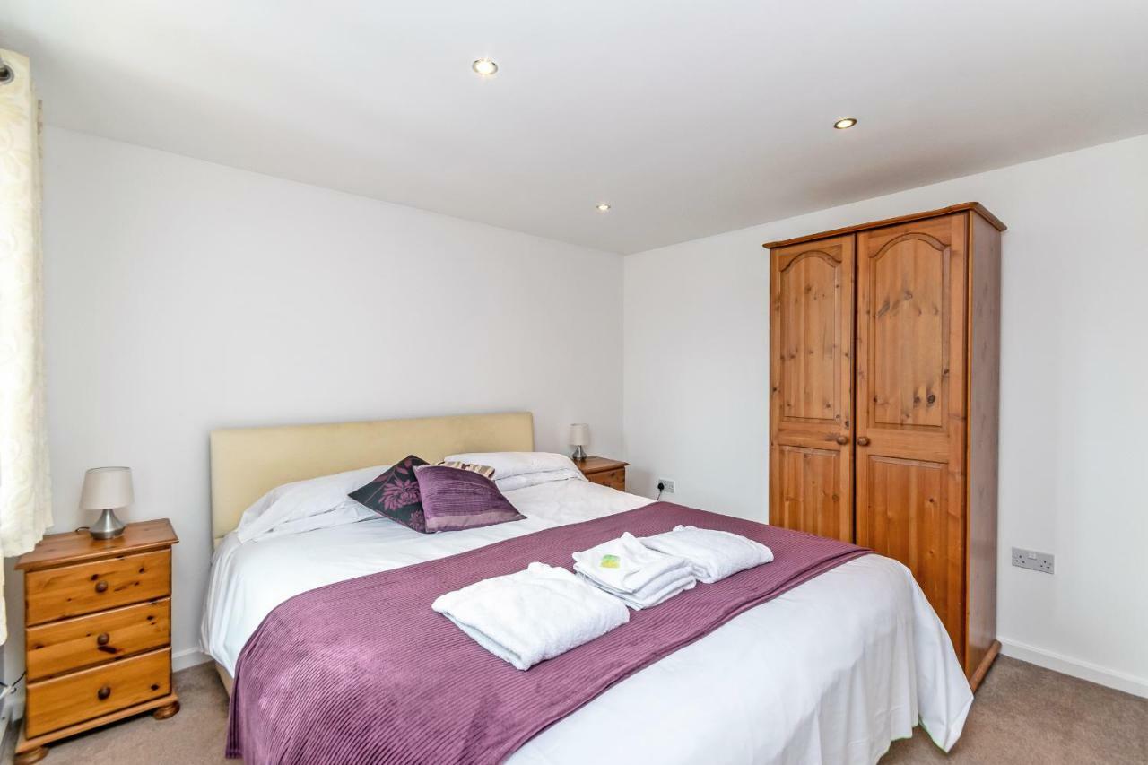 Racecourse Serviced Apartments Chester Bagian luar foto