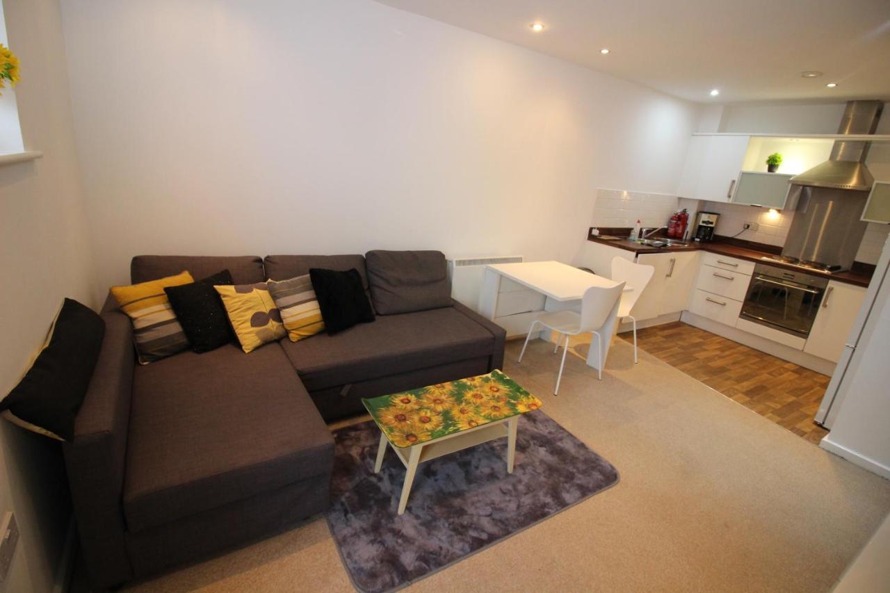 Racecourse Serviced Apartments Chester Bagian luar foto