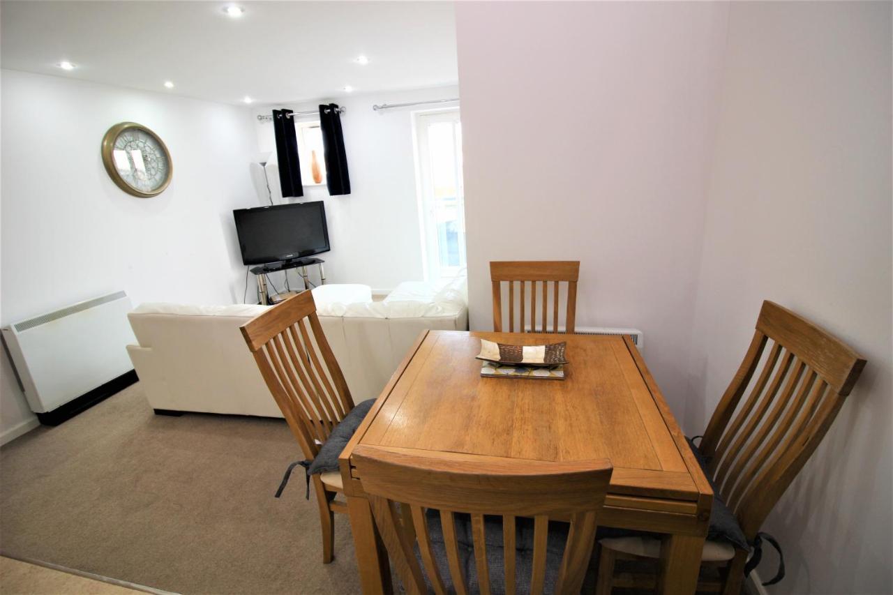 Racecourse Serviced Apartments Chester Bagian luar foto